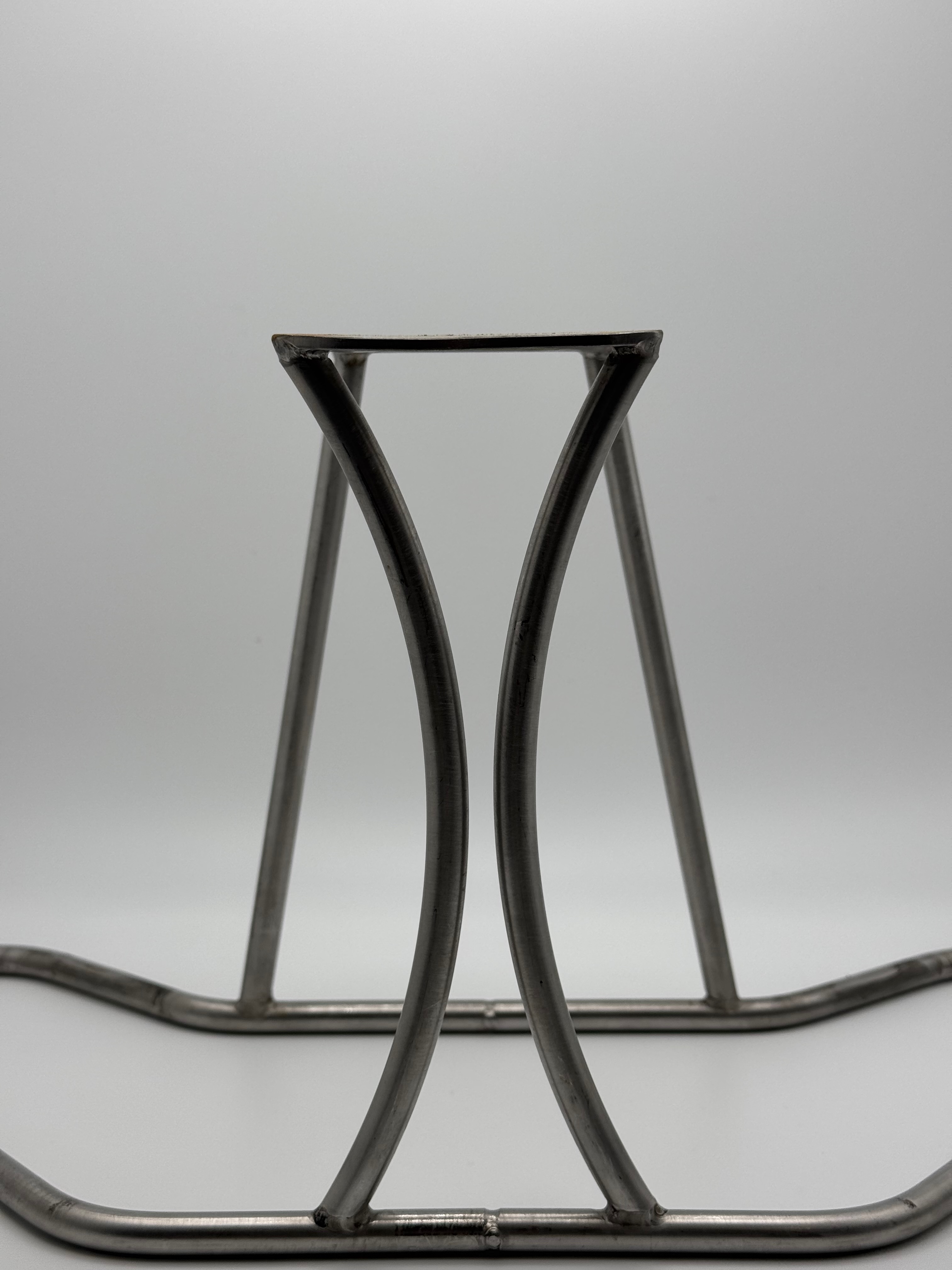 JJ-Ständer für 7 l oder 8,5 l Flaschen JJ-Ständer für 7 l oder 8,5 l Flaschen